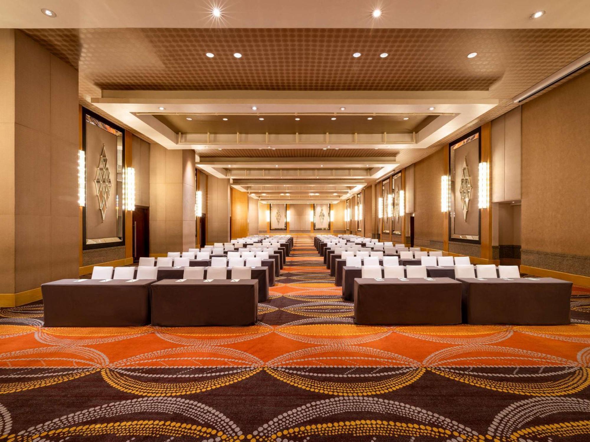 Fairmont Makati Hotel Makati City Exterior photo The ballroom